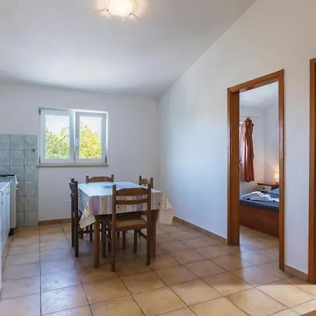 Apartment Valdebek 2 *