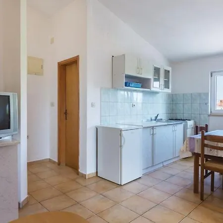 Valdebek 2 Appartamento Pola